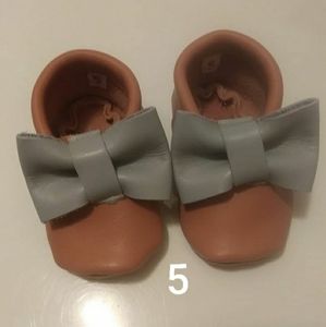 Pink and blue bow moccasins